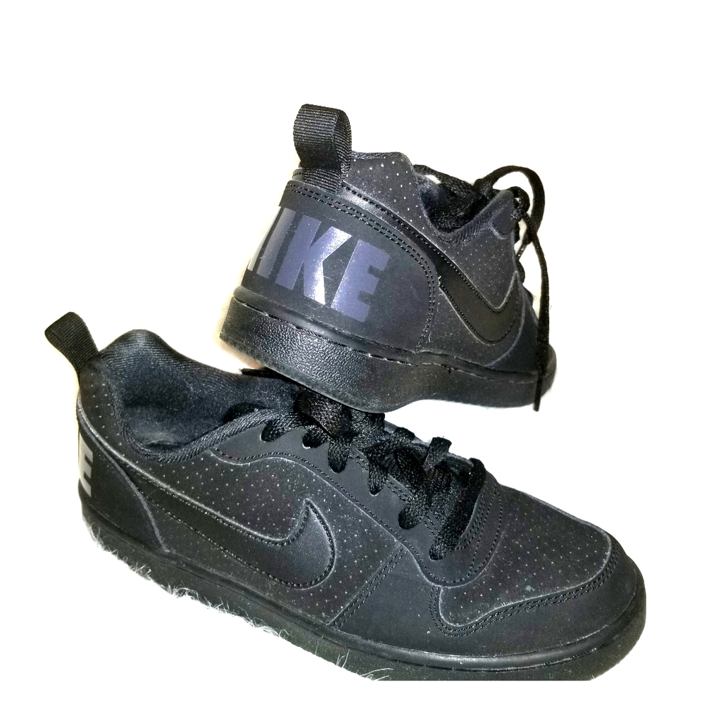 Nike Court Borough Low